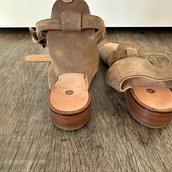 H London brand tan suede sandals - Picture 3 of 6